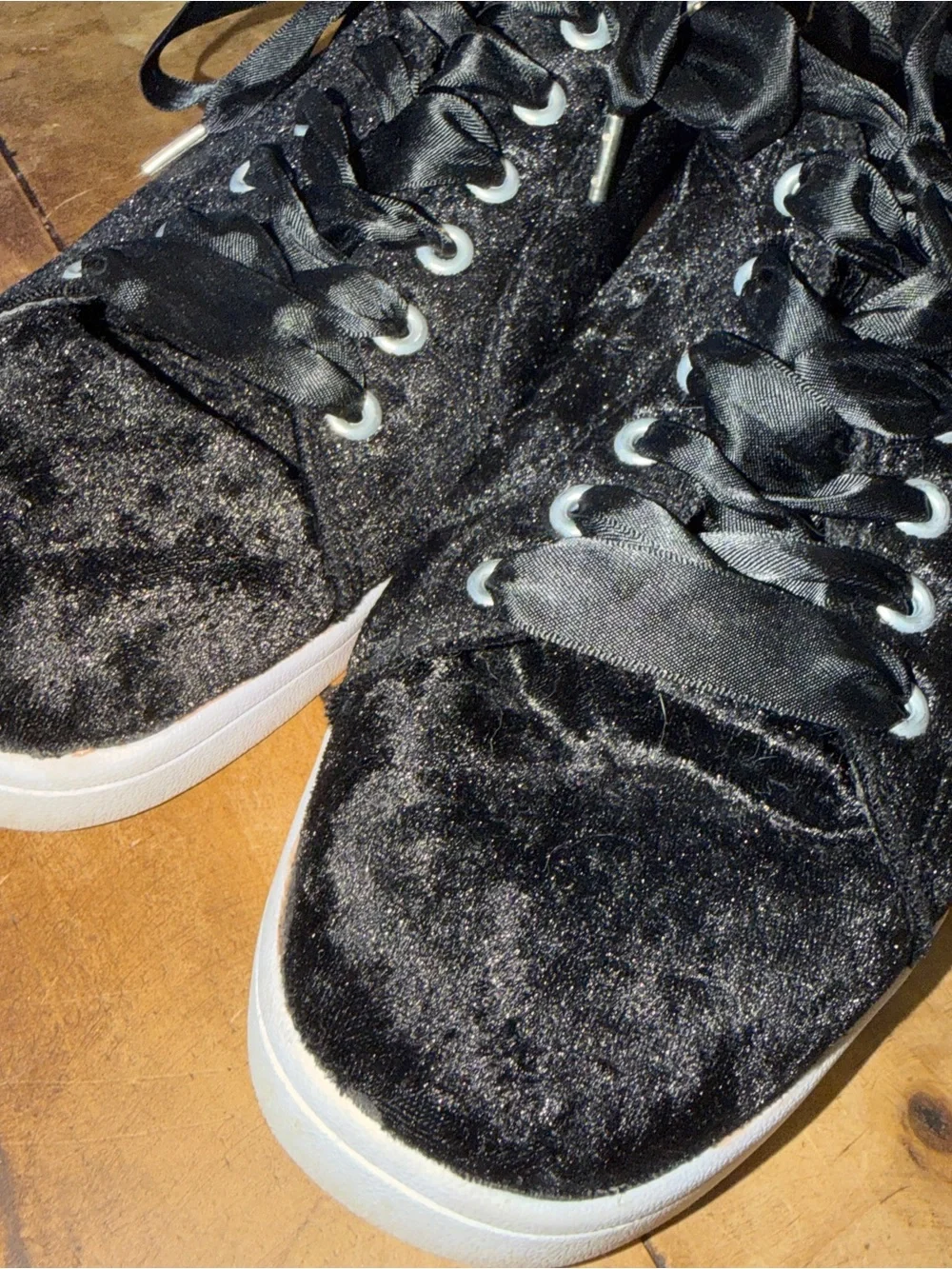 Sugar Black Velvet Ribbon Lace Sneakers sz 9